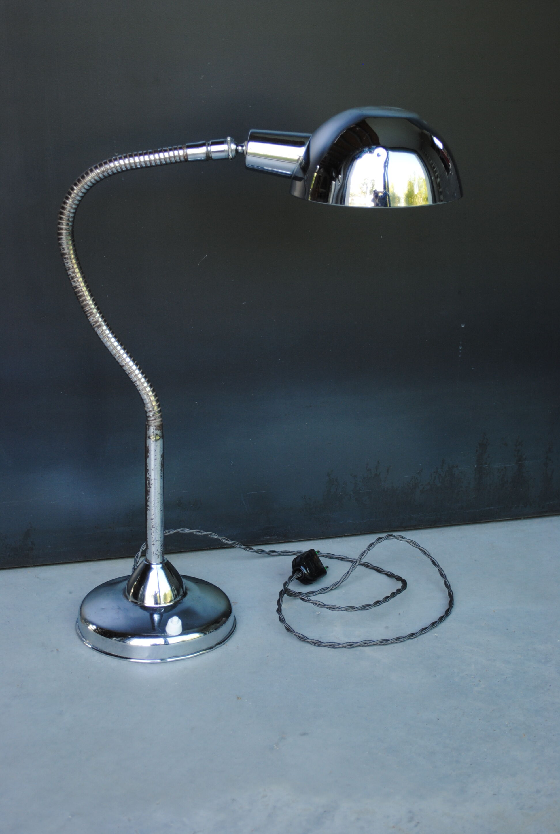 Articulated lamp