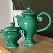 Ensemble verseuse et sucrier en céramique émaillée vert, Vallauris