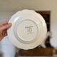 Assiettes en barbotine blanche vintage