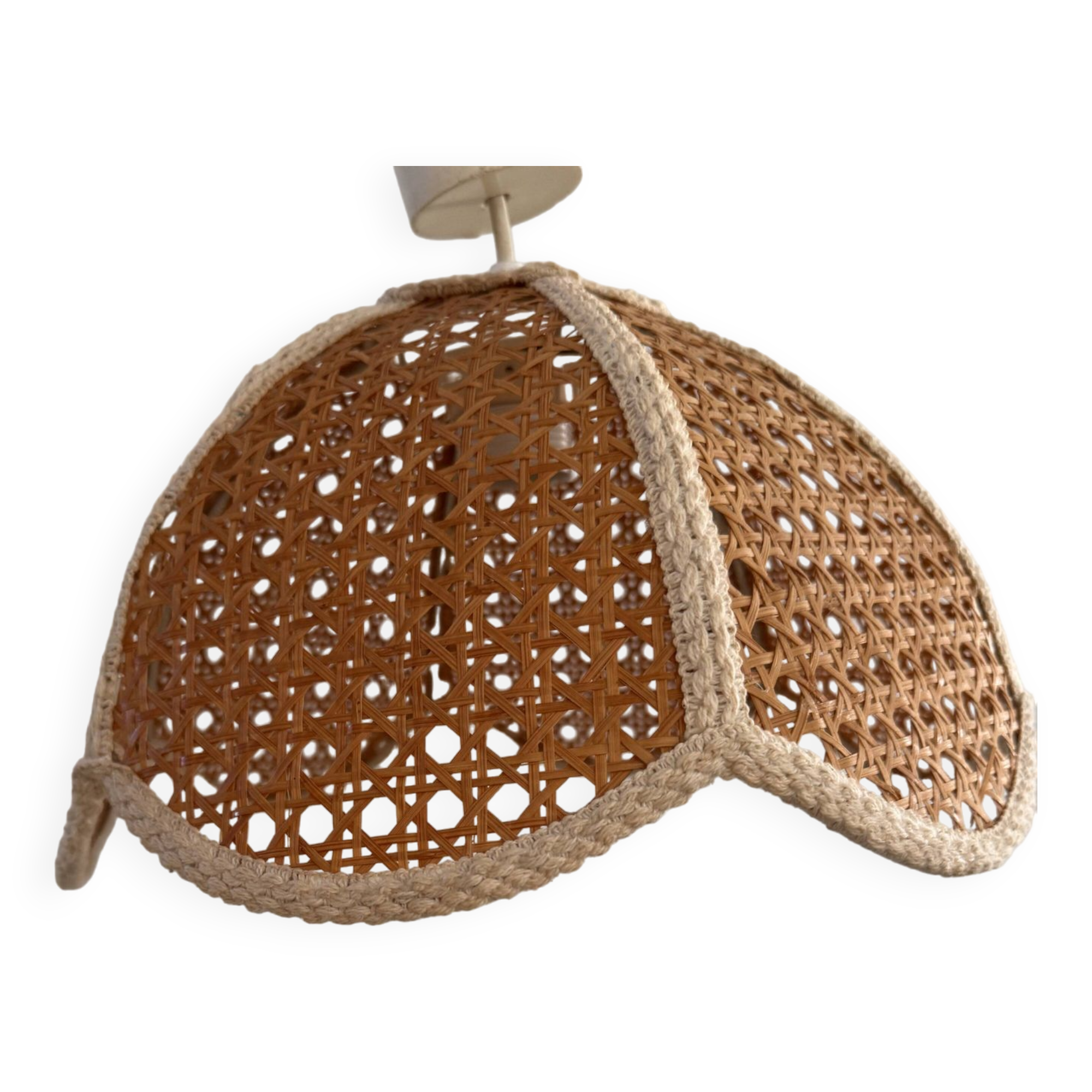 Vintage cannage flower pendant light