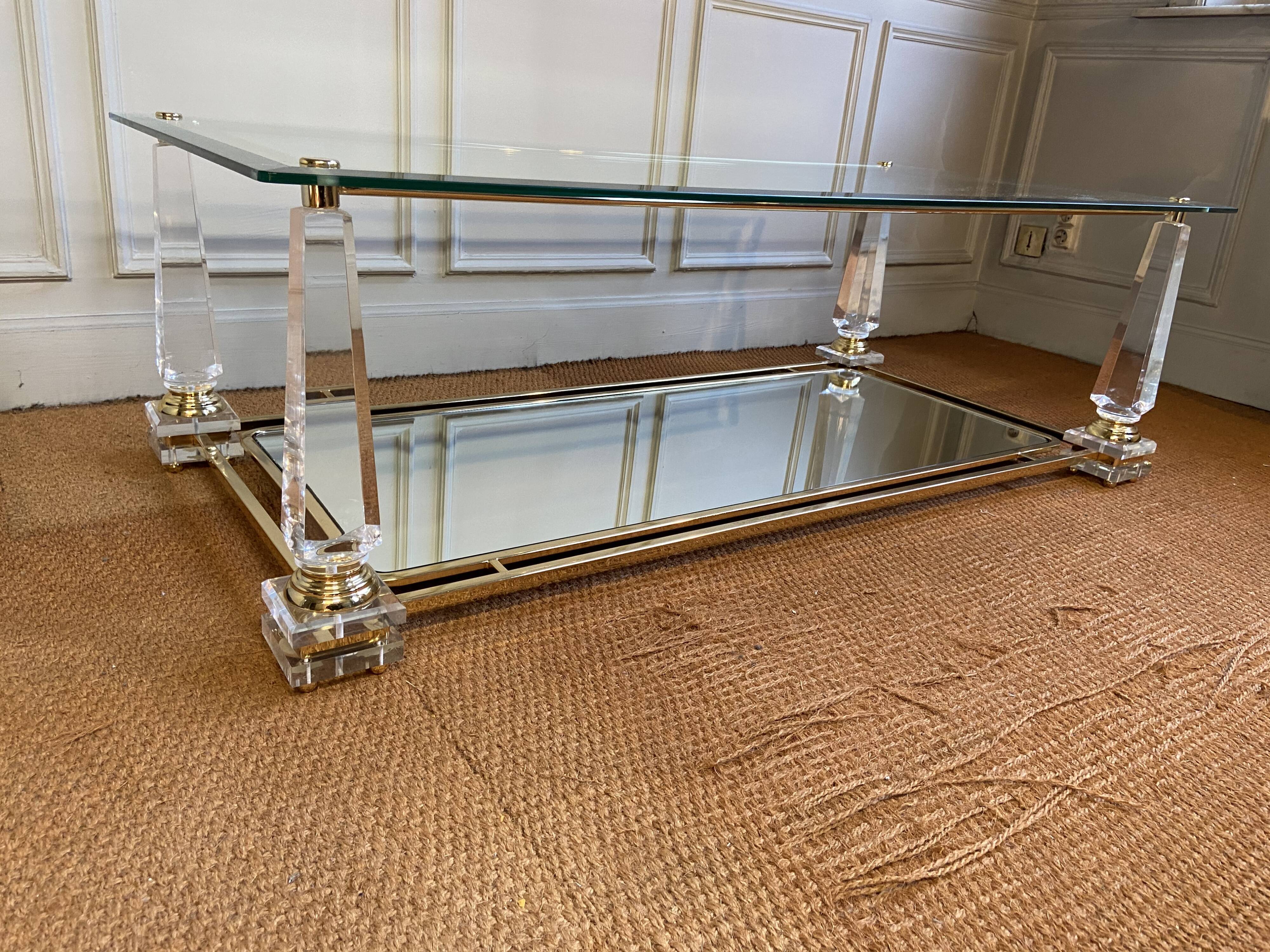 Table basse Charles Hollis Jones obélisques en plexiglass et métal doré