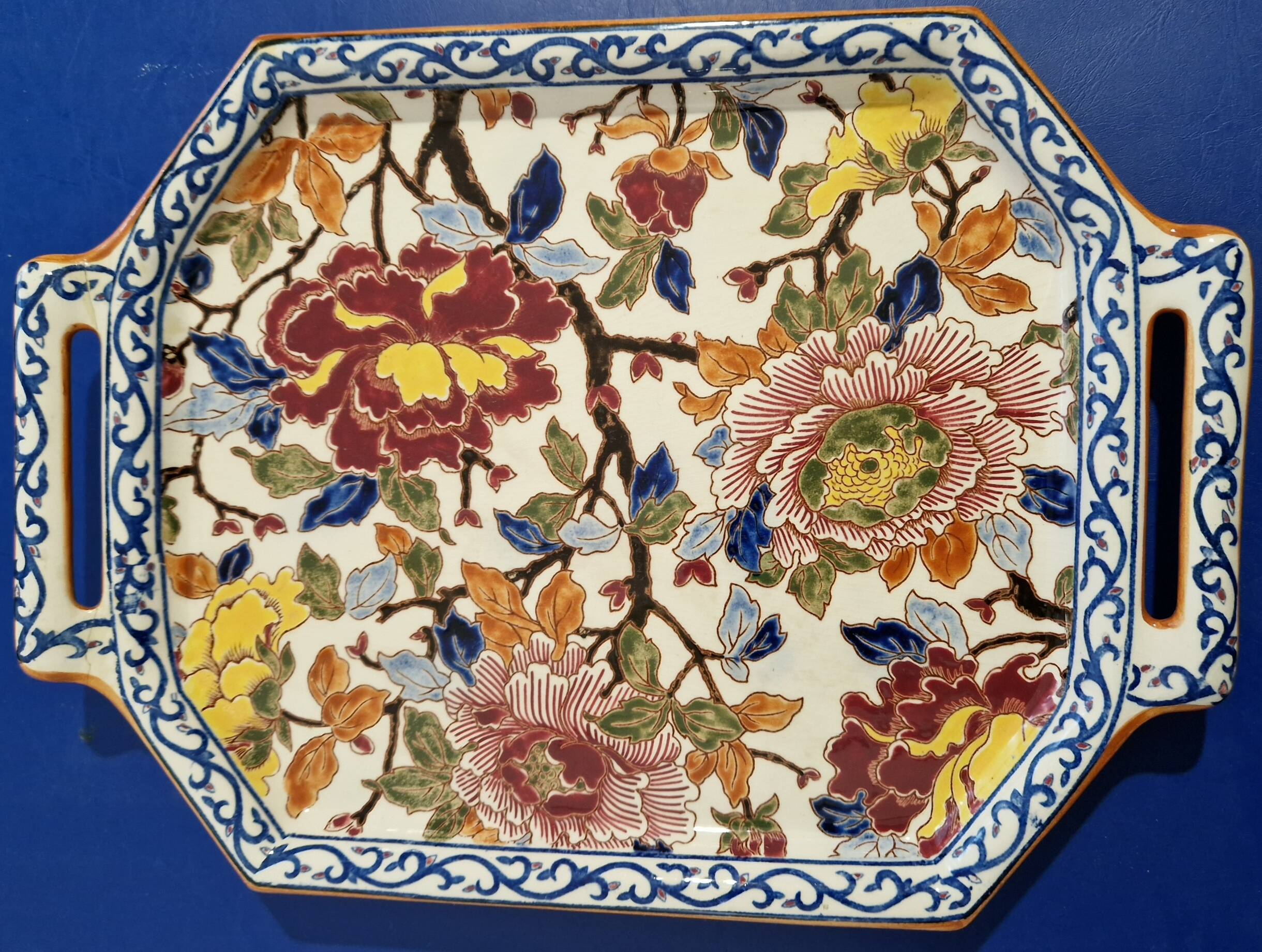 Antique serving dish in Gien earthenware – Japonese floral decoration