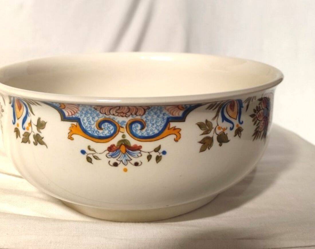 Gien. Bordeaux bouquet. 43-piece service