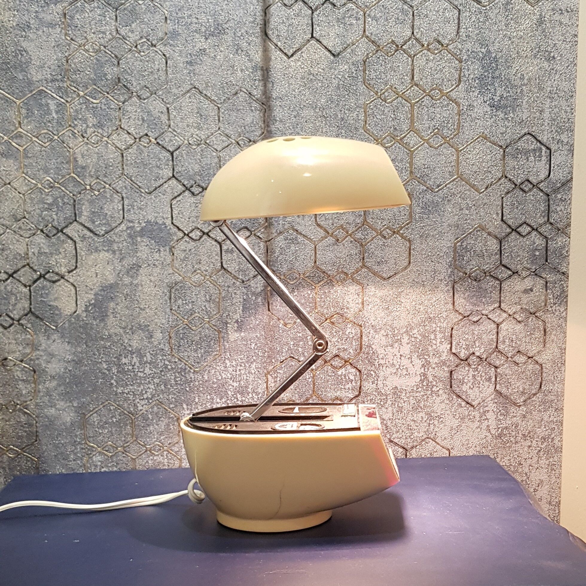 Space Age-style alarm clock lamp