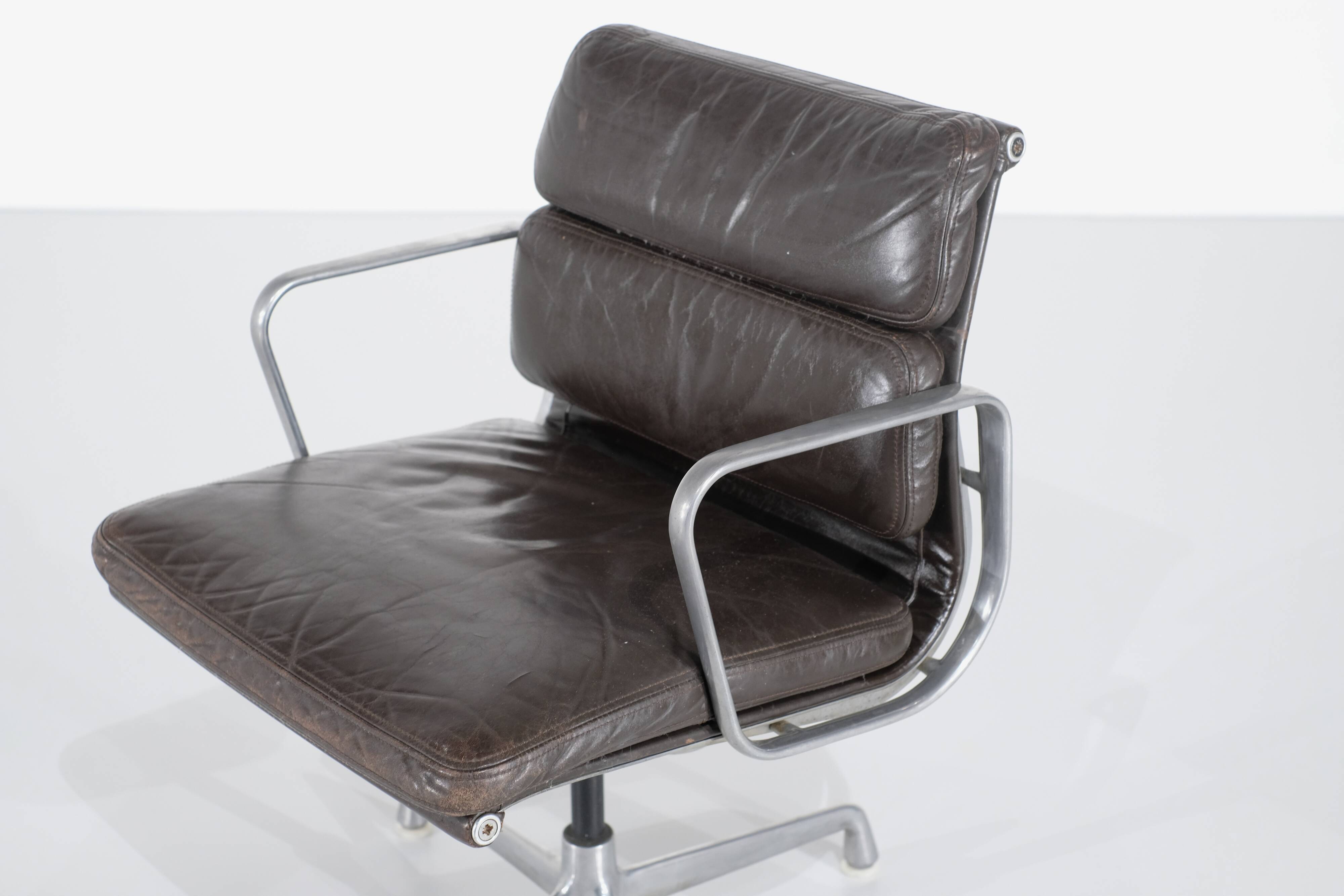 Softpad EA208 by Charles & Ray Eames for Le Mobilier International - 1960