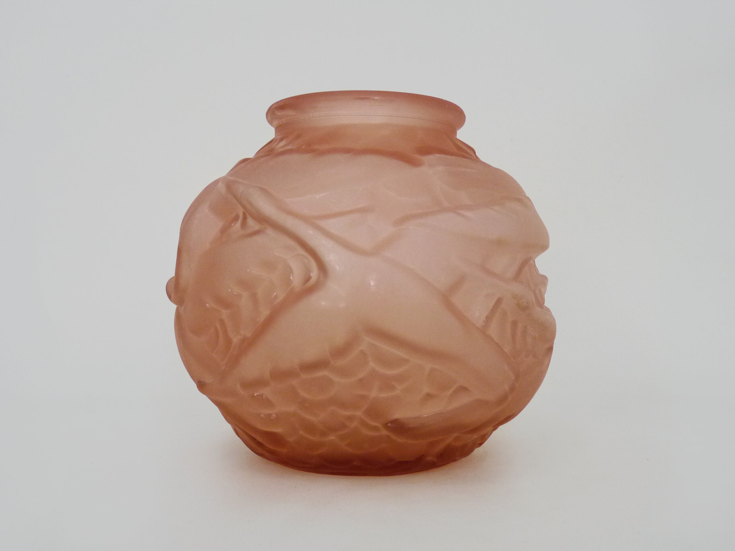 Art deco ball vase in pink glass paste with bird decoration