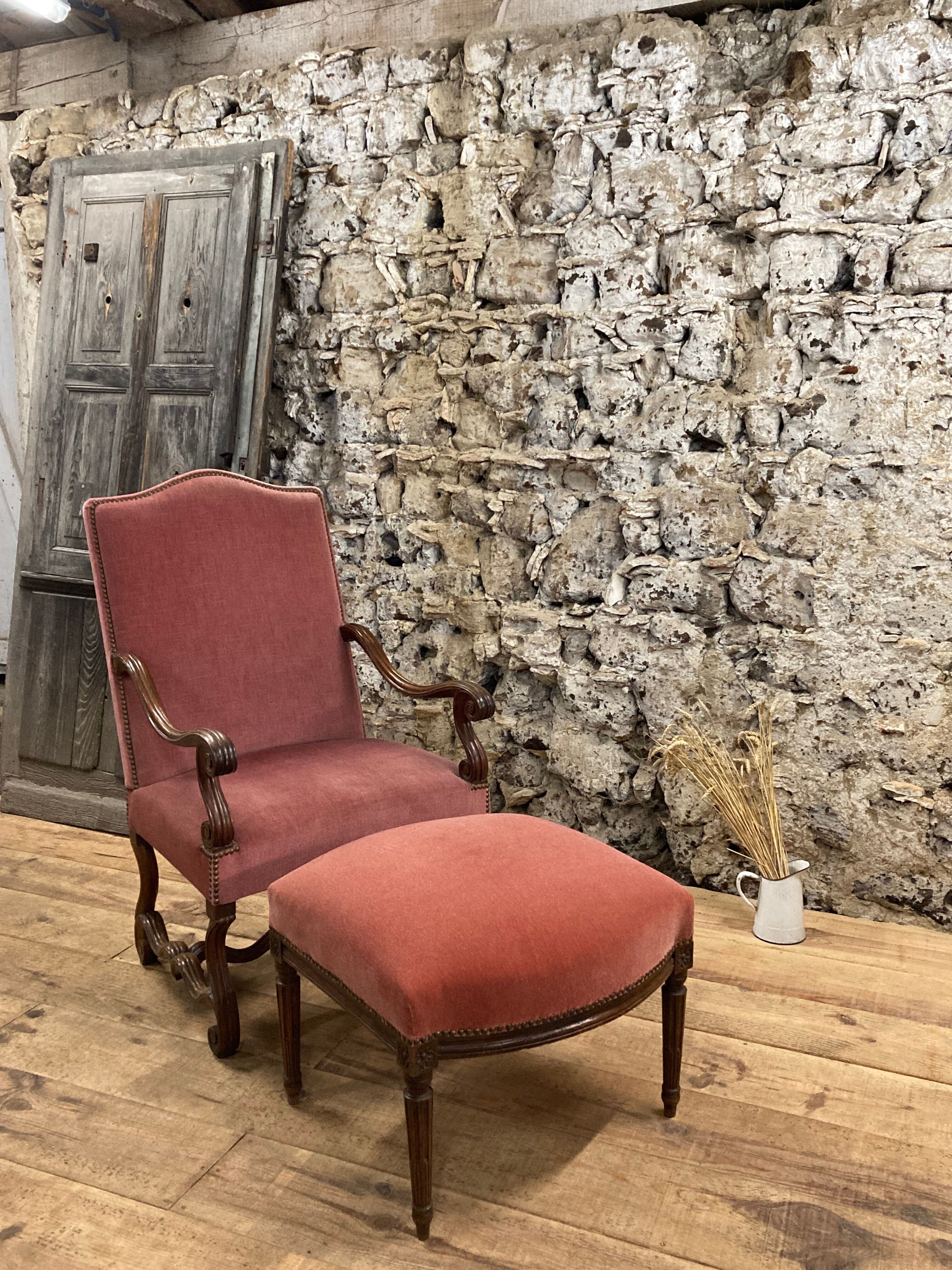Armchair Voltaire or shepherdess and foot rest in pink velvet Louis XVI