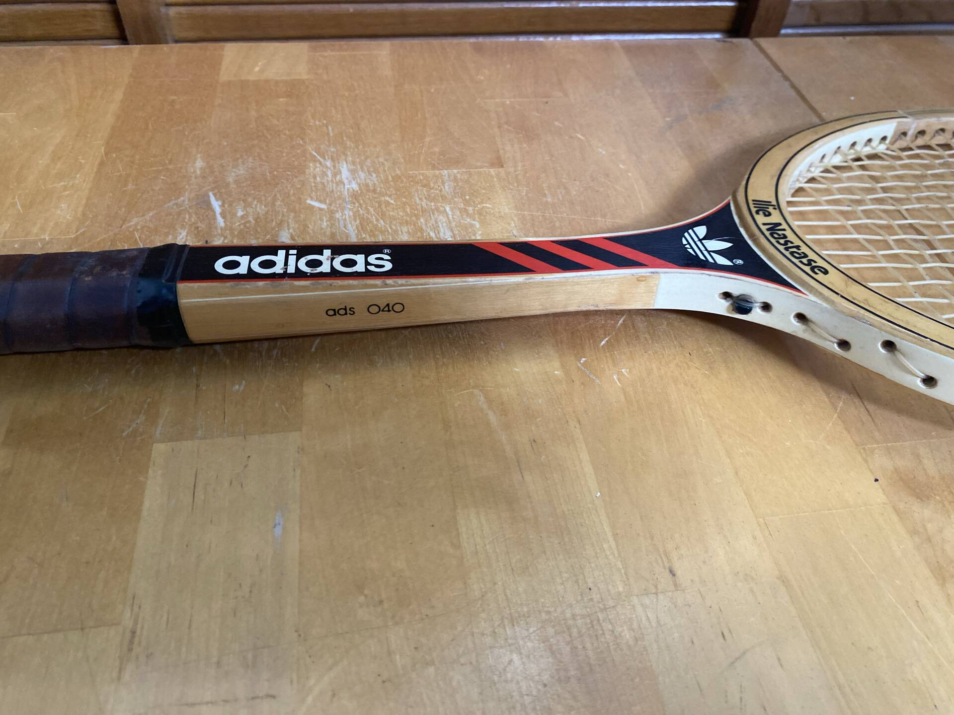 Vintage adidas tennis racket ilie năstase wood + case #e2
