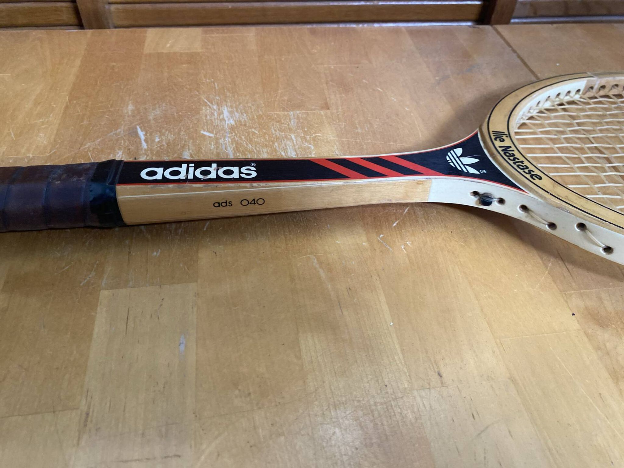 Vintage adidas tennis racket ilie năstase wood + case #e2