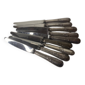 9 knives