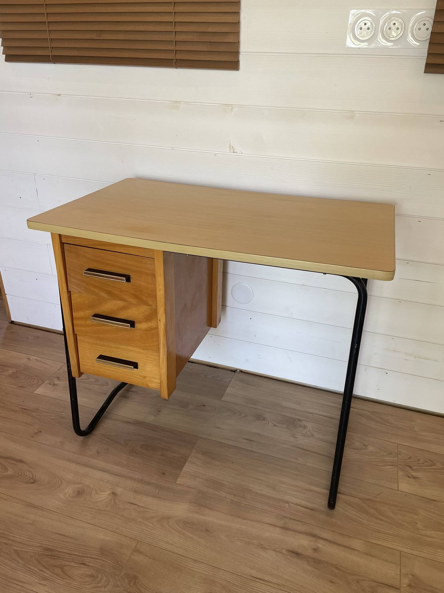 Compact Vintage Desk 50s/60s – Reconstruction & Industrial Style