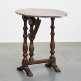 Table d'appoint ancienne du début du XVIIe siècle