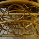 Magazines vintage rattan door