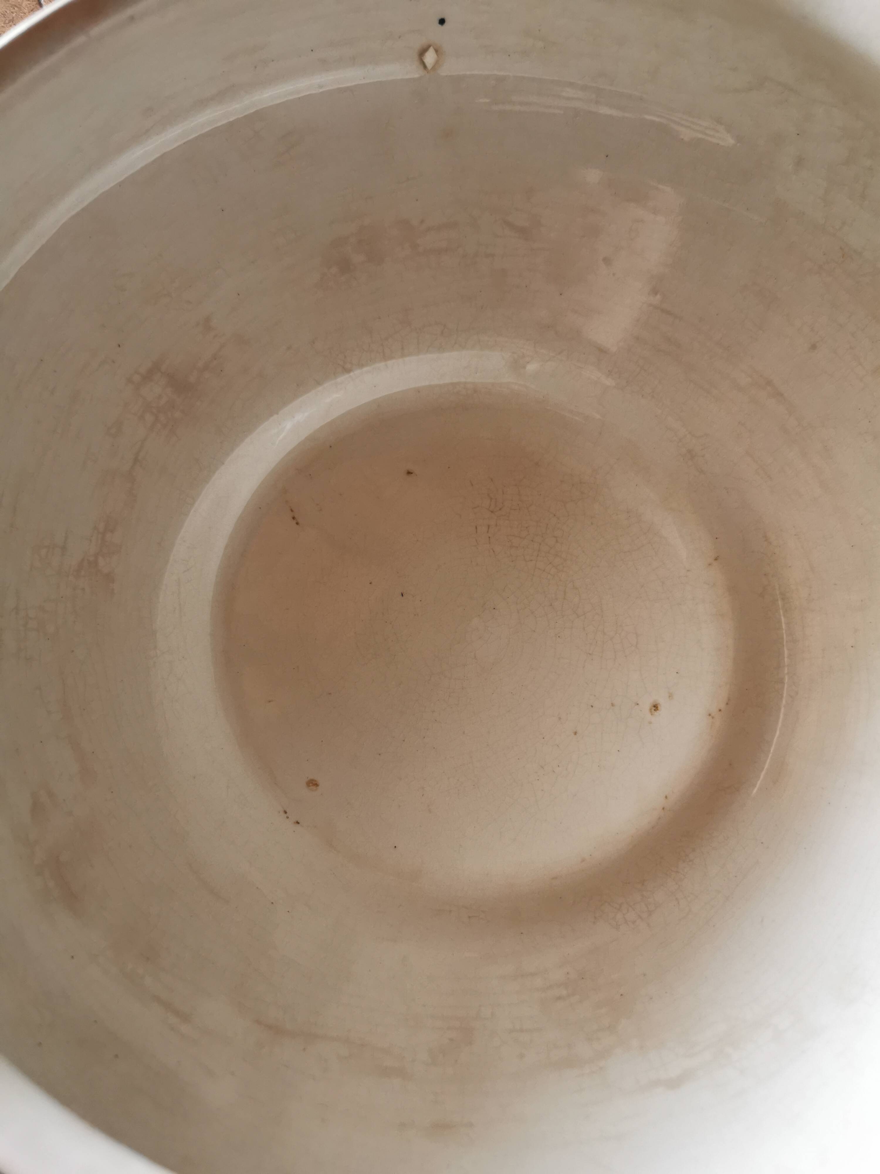 Old tureen Ste Amandinoise