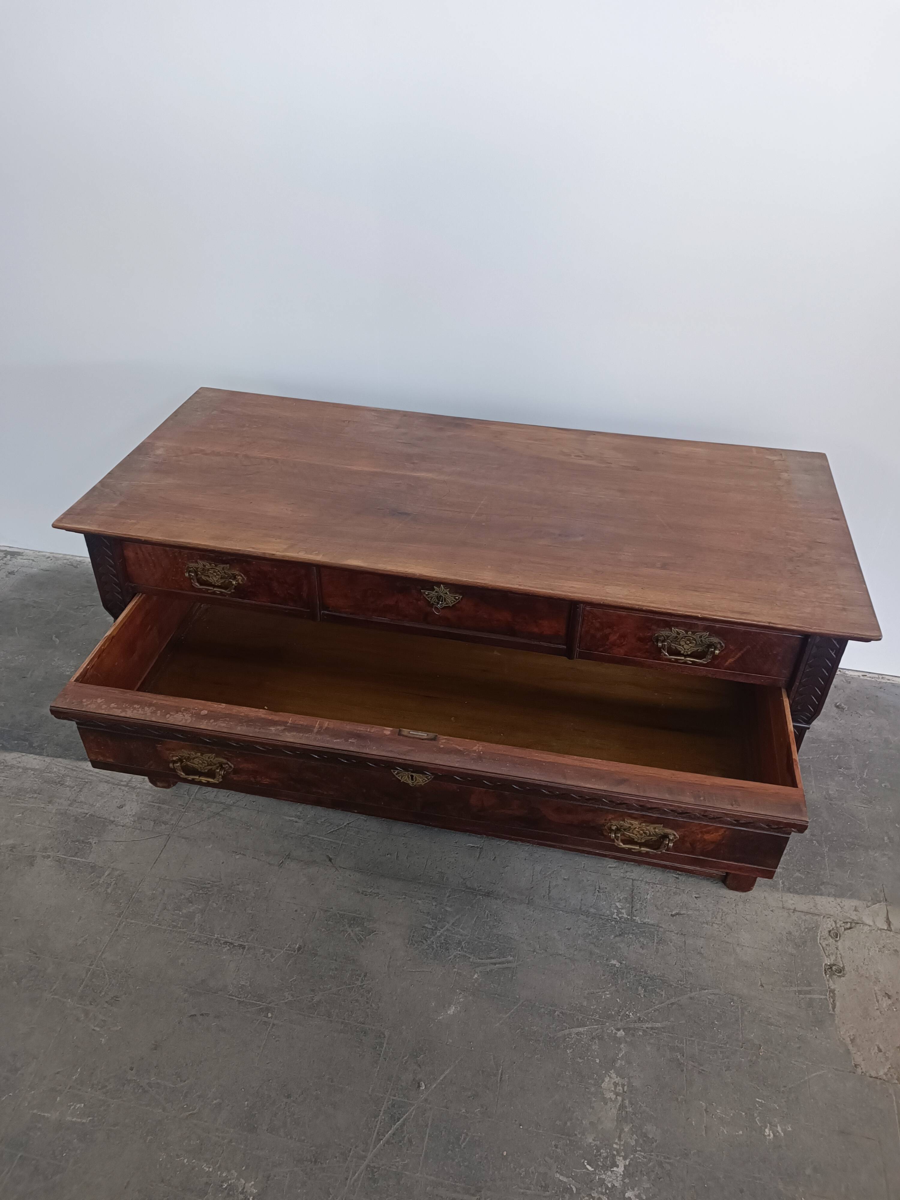 Commode ancienne