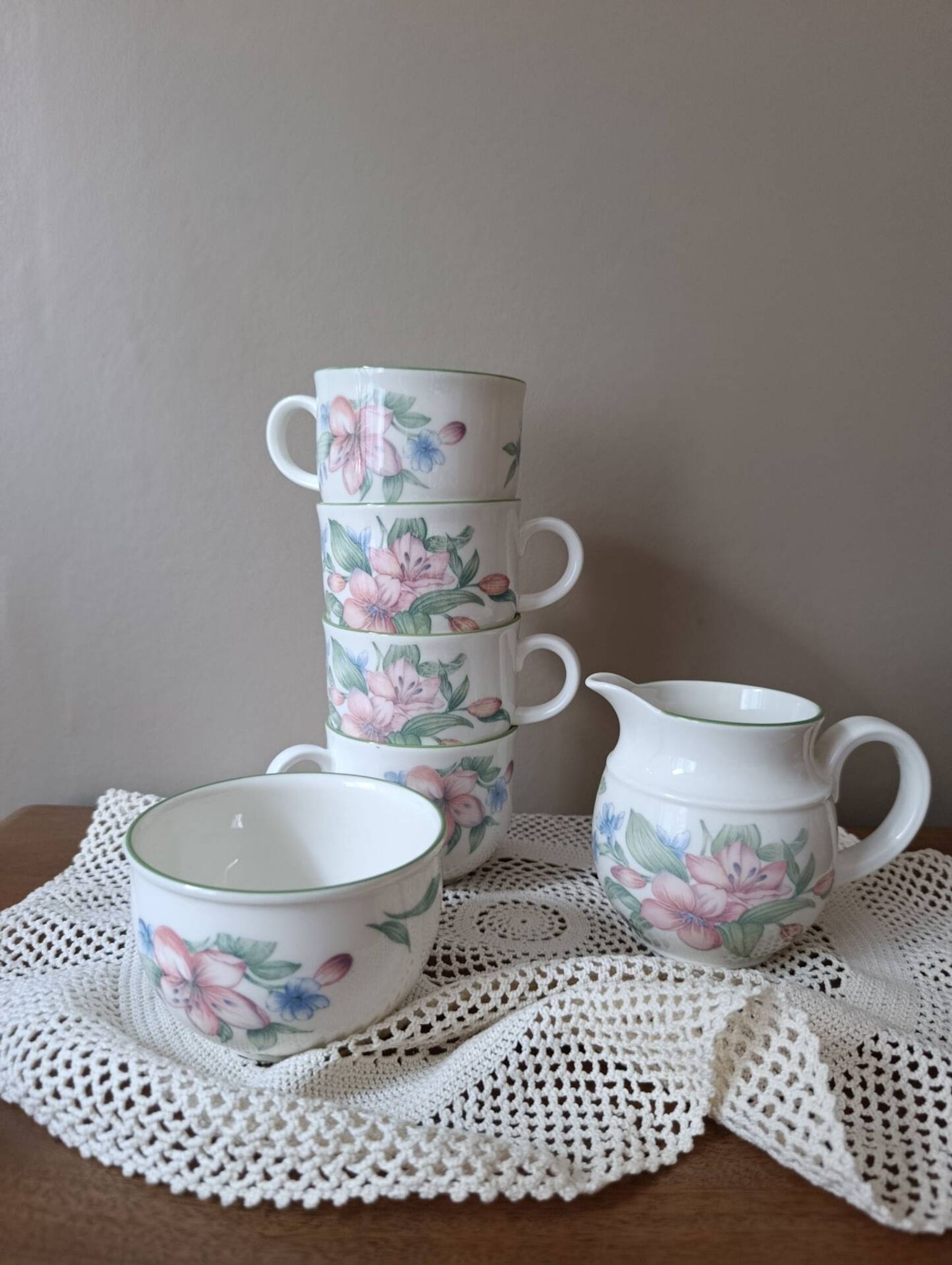 Royal Doulton "Carmel" 4 cups & milk jug floral decoration