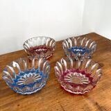 Ramequins en verre taillés colorés