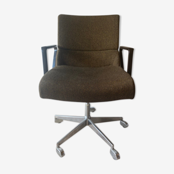 1970 swivel office chair