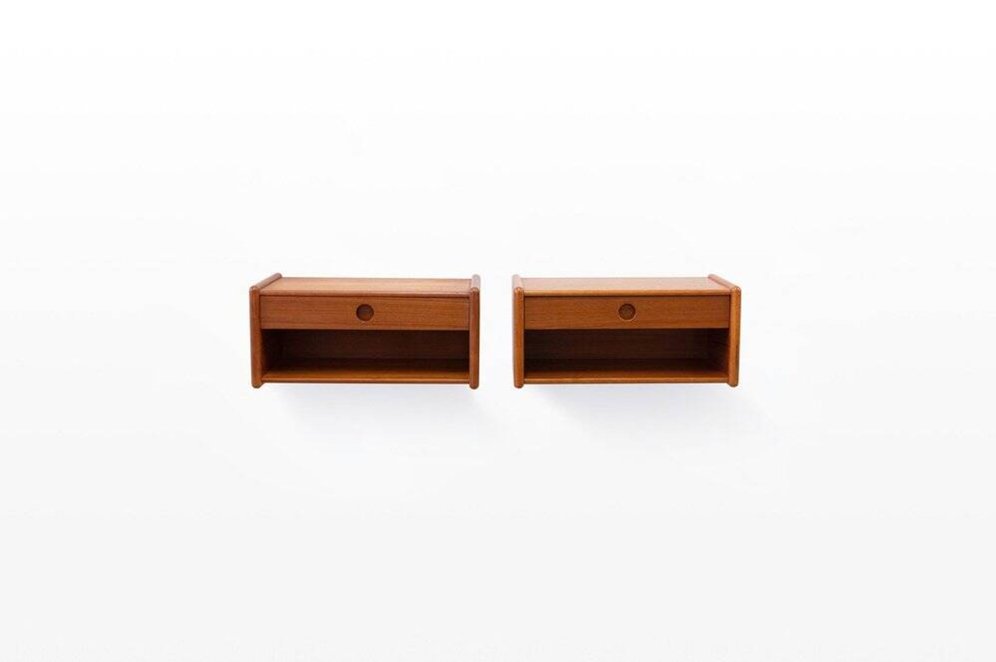 Set of 2 wall-mounted cabinets by Vildbjerg Møbelfabrik, 1960s