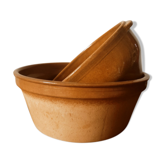 Duo of glazed terracotta bowls