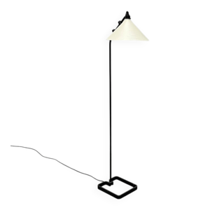 Lampadaire minimaliste - danois milieu