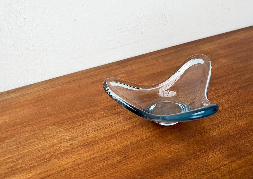 Danish glass bowl from the mid-century by Per Lütken for Holmegaard, 1960s.