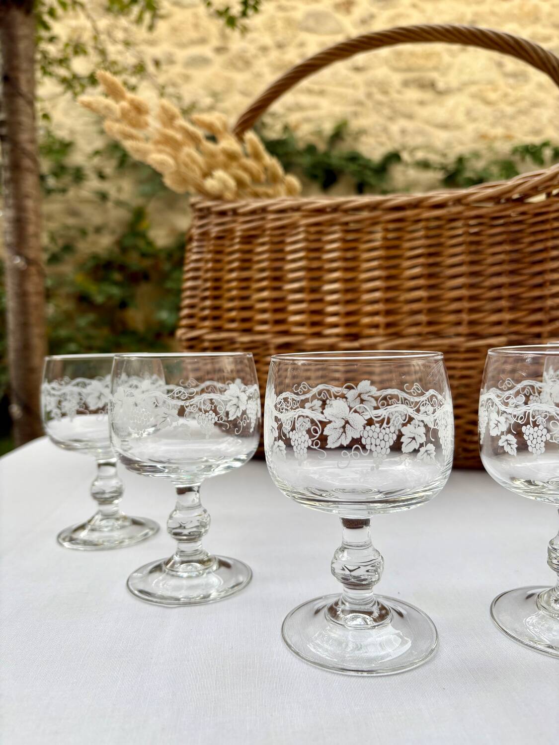 6 Luminarc vine shoot wine glasses