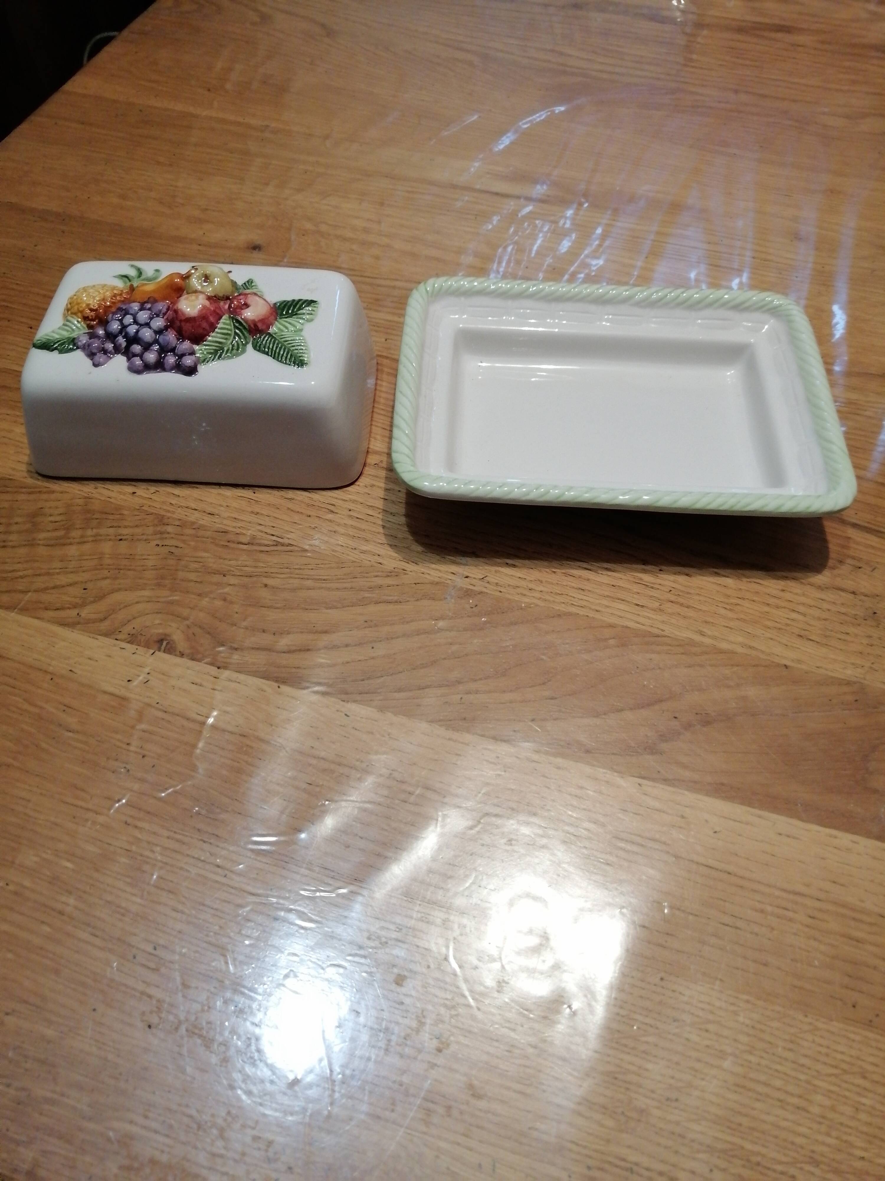 Slurry ceramic butter dish