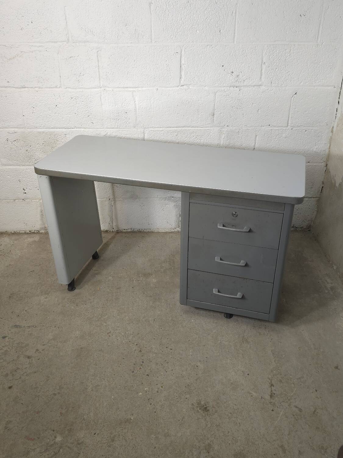 Small Ronéo desk 1970
