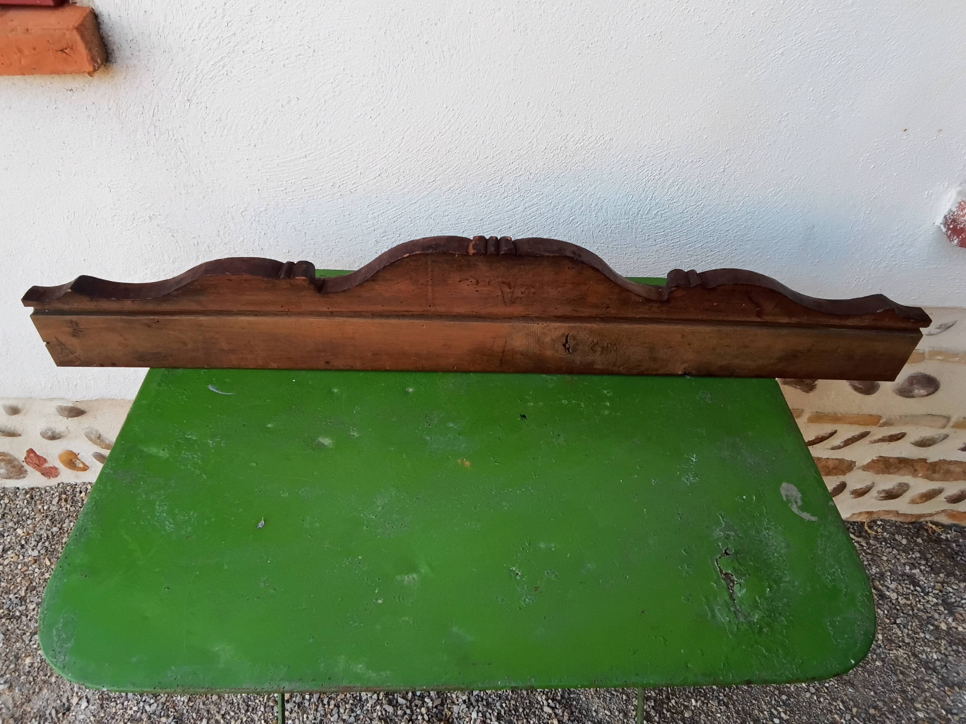 Massive walnut fronton from the 19th century