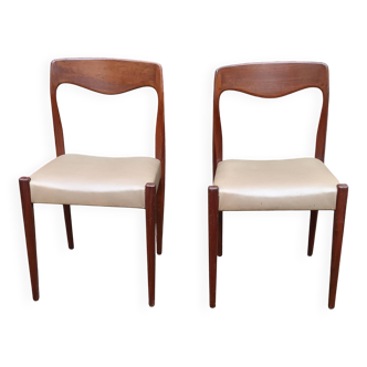Pair of Danish chairs from the 1970s, Moller type.