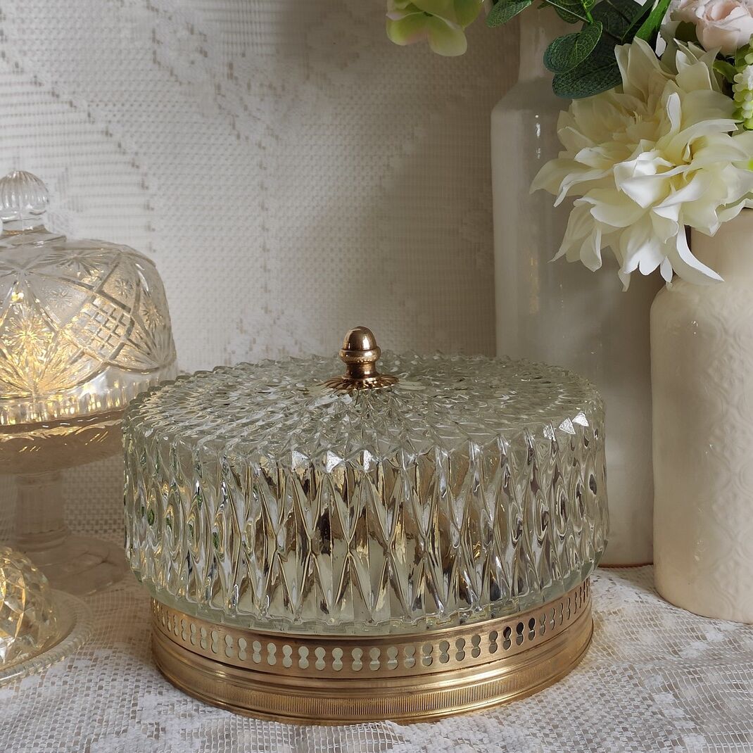 Ceiling lamp in glass and brass