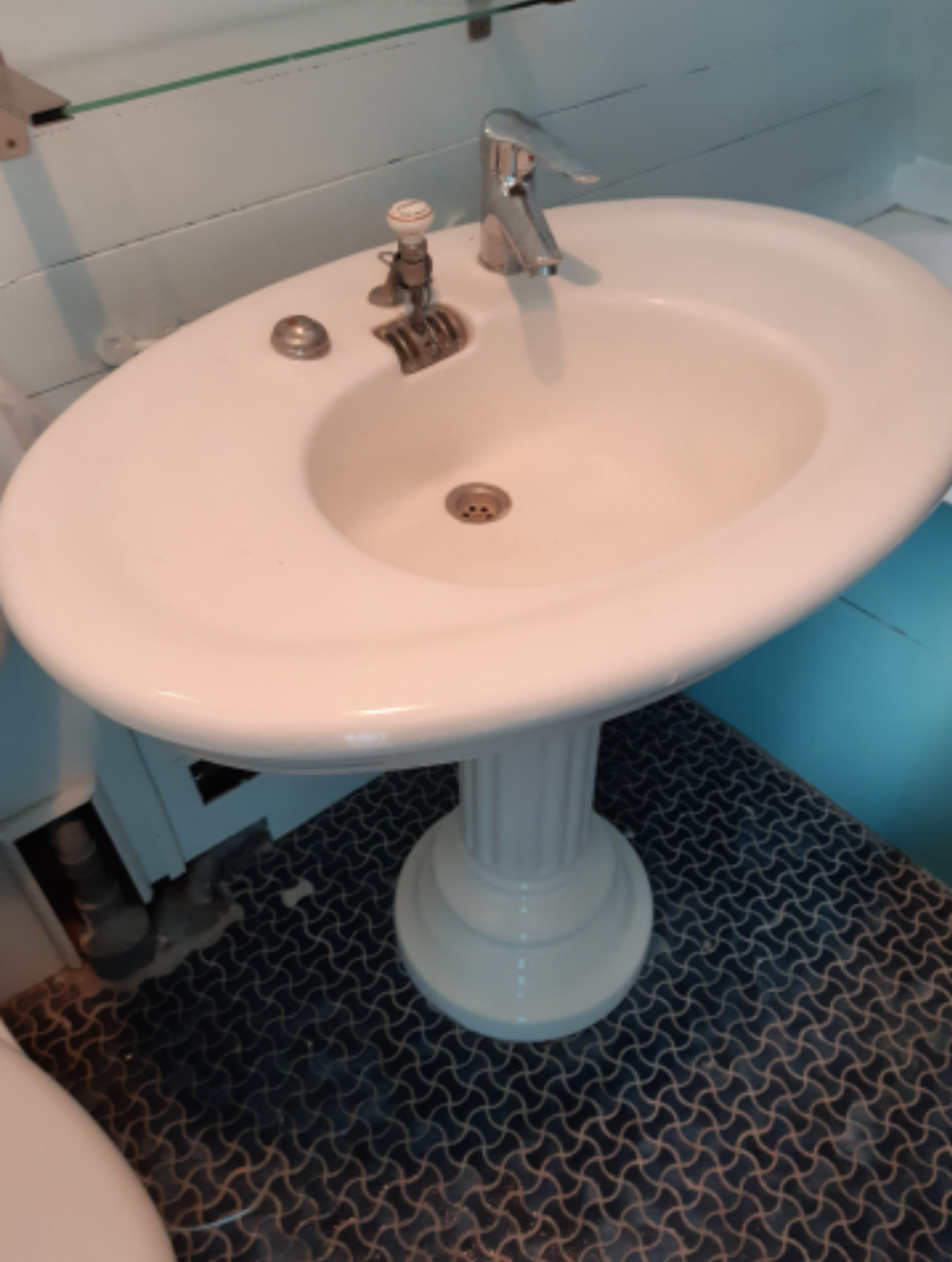 Old sink on column - Jacob Delafon - 1930s