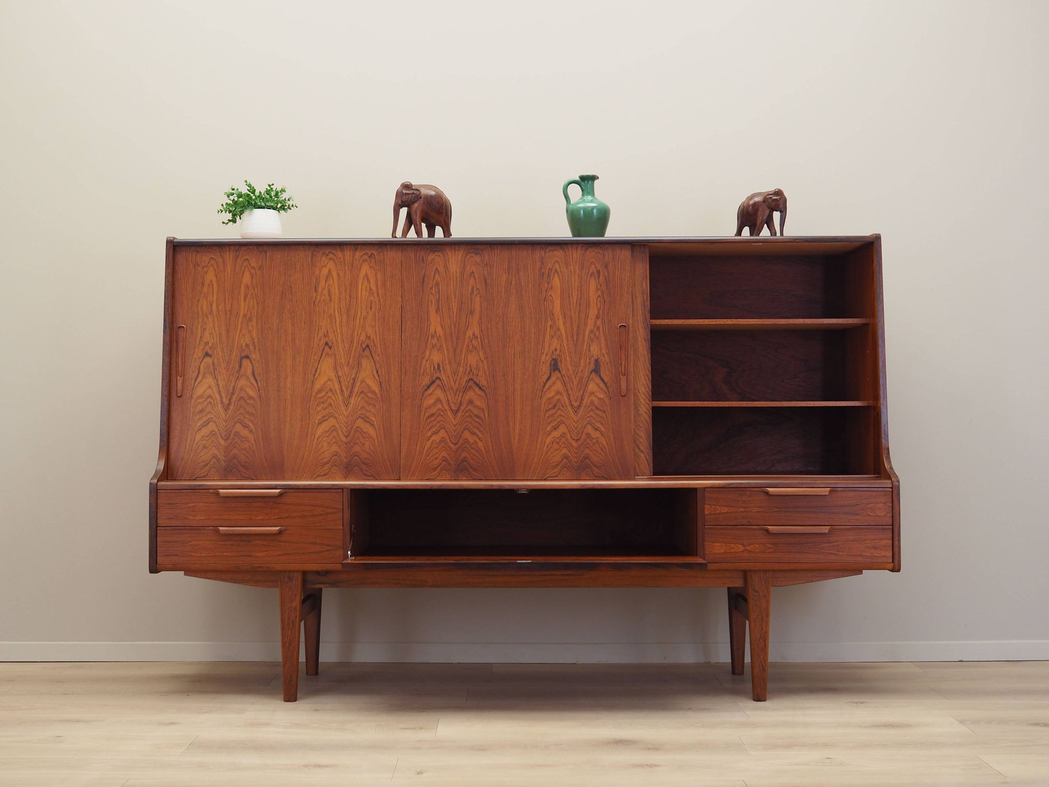 Enfilade en palissandre, design danois, années 1960, fabriqué par Luno Møbler