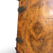 Buffet en noyer burr italien, années 1930.