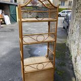 Meuble en rotin pour véranda.