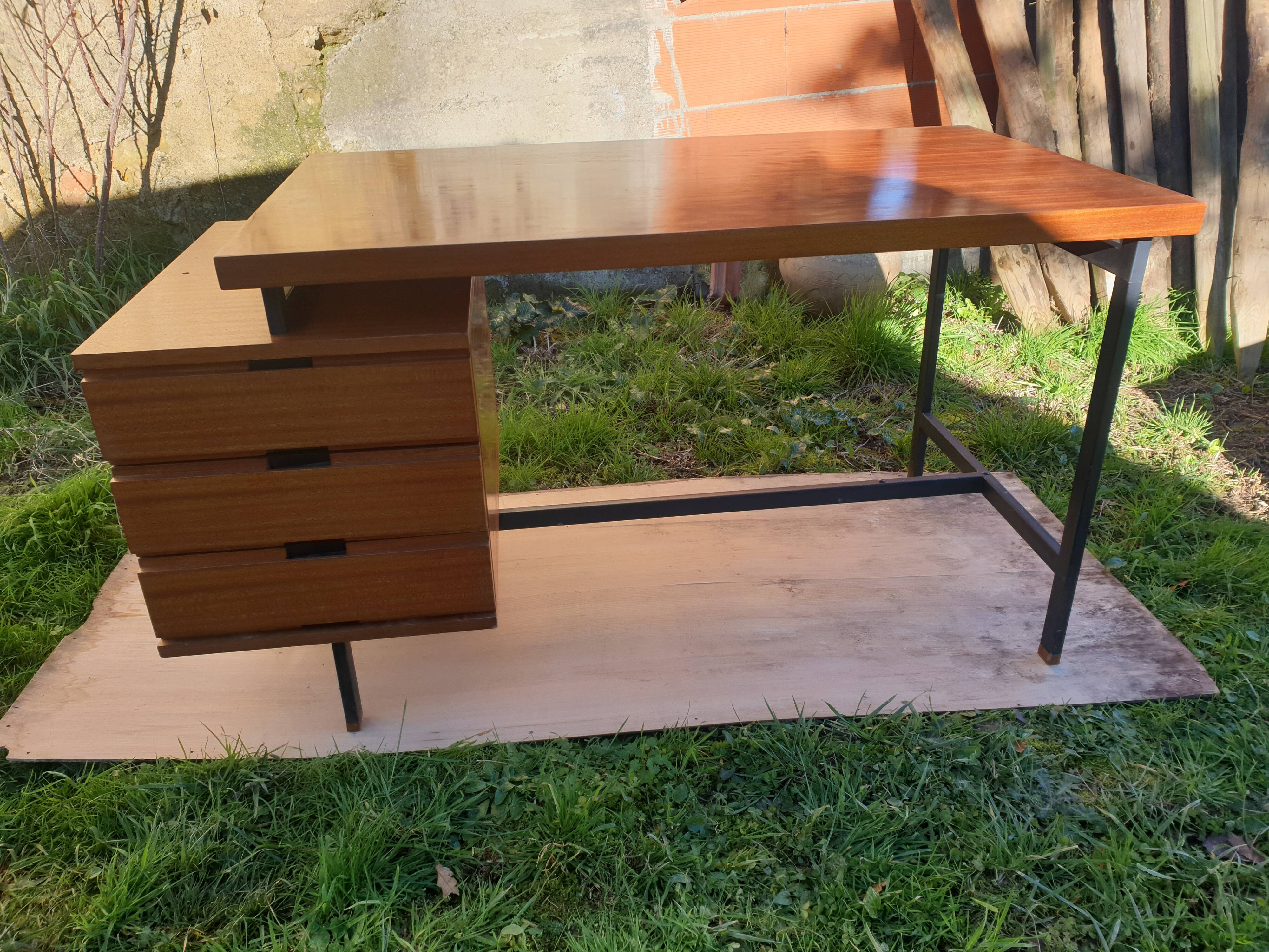 Pierre Guariche Office