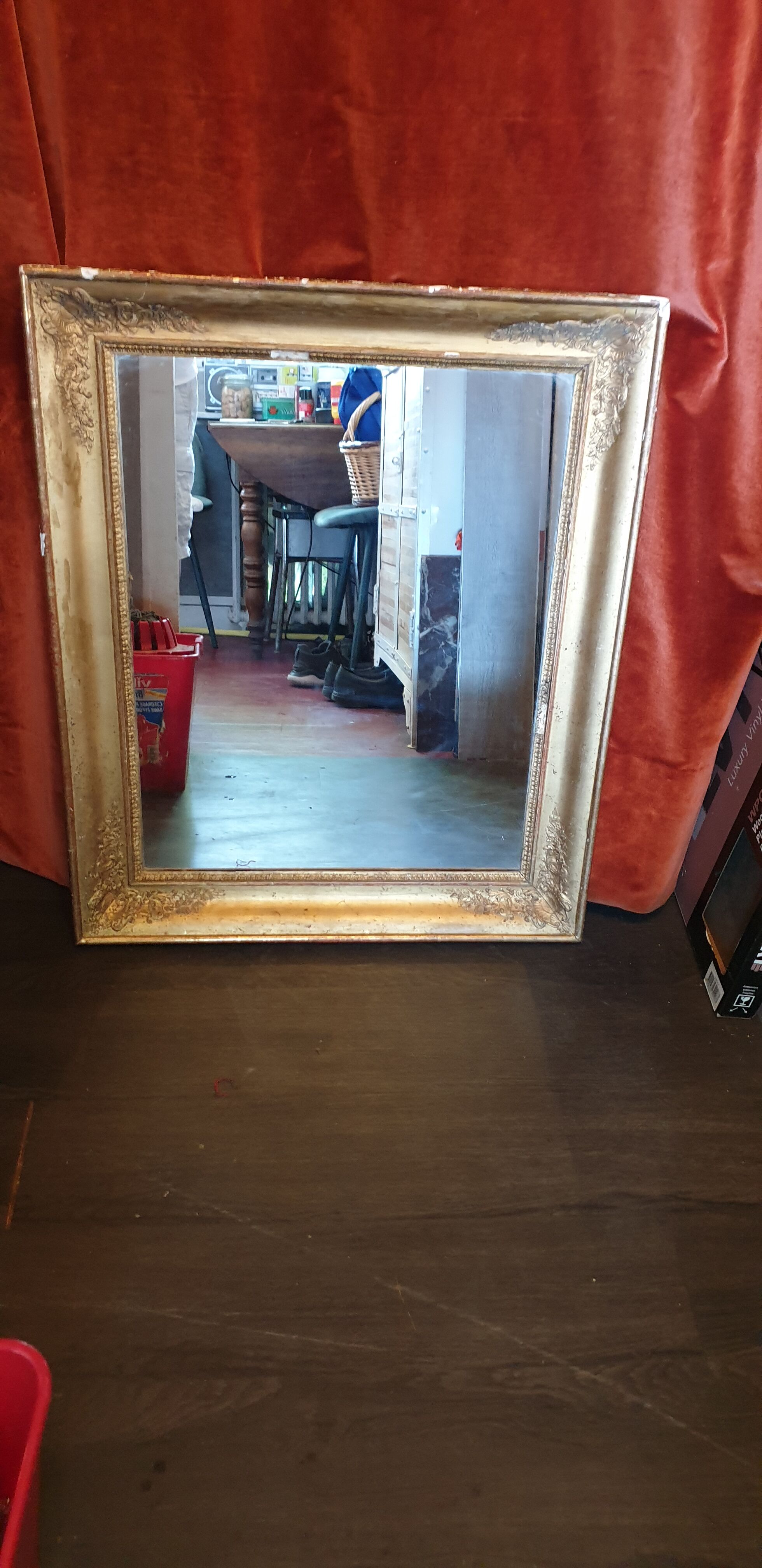 Mirror gilded frame NINETEENTH century  63x75cm