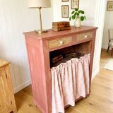 Very terracotta to curtain