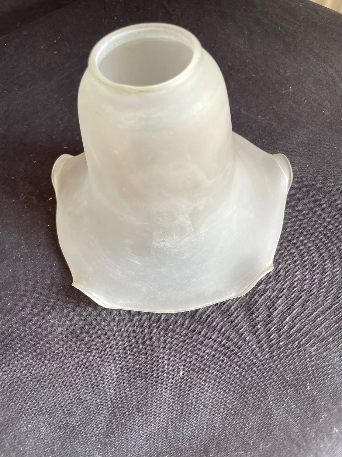 3 tulipes 5 pétales verre satiné anciennes