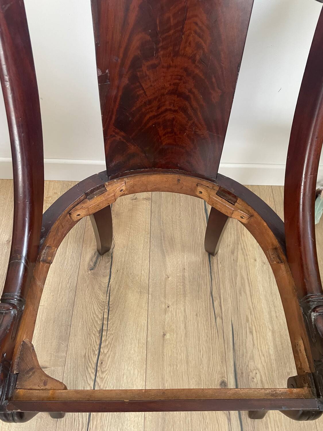 Mahogany gondola chair – Empire style