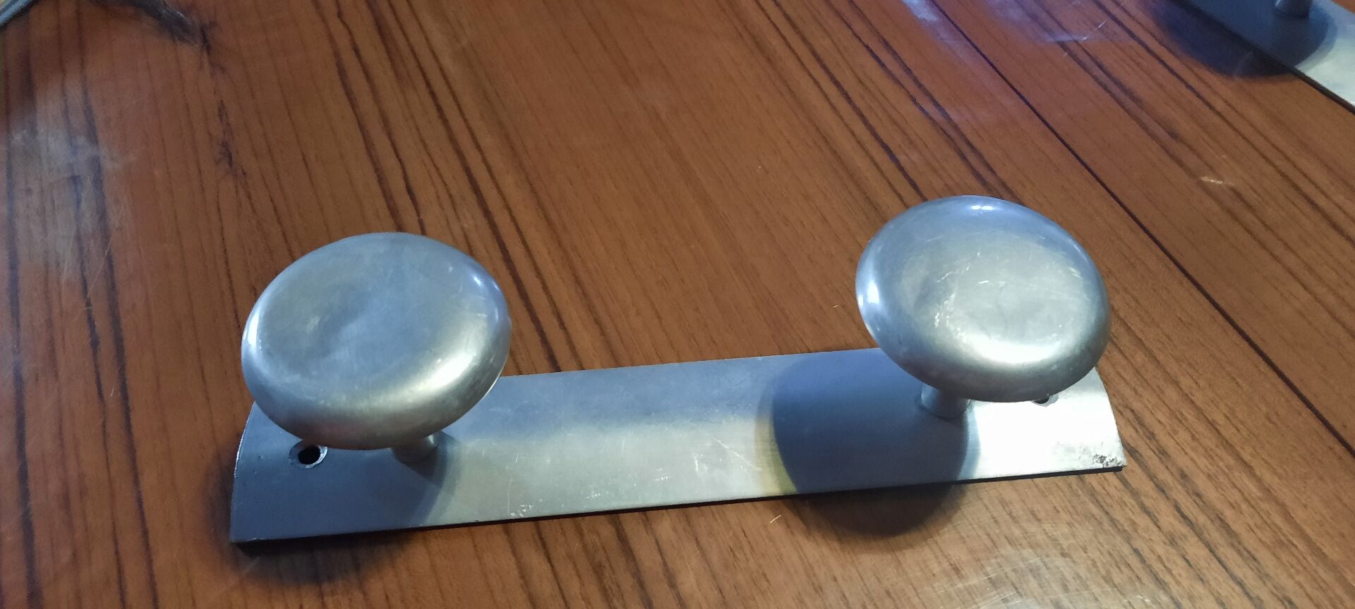 Set of 2 aluminium wall coat hooks