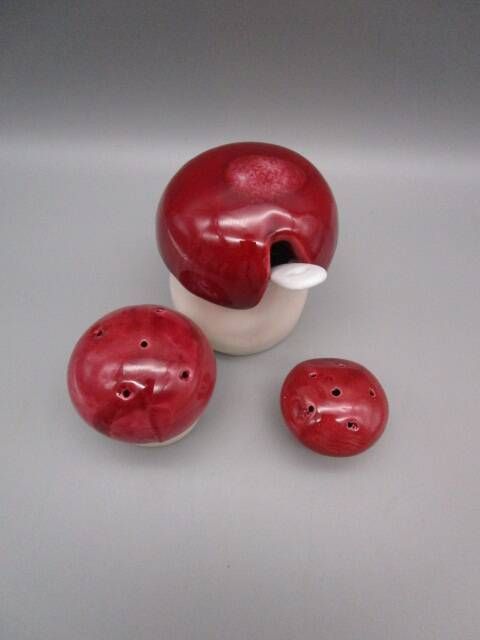 Vintage ceramic condiment service - mushrooms