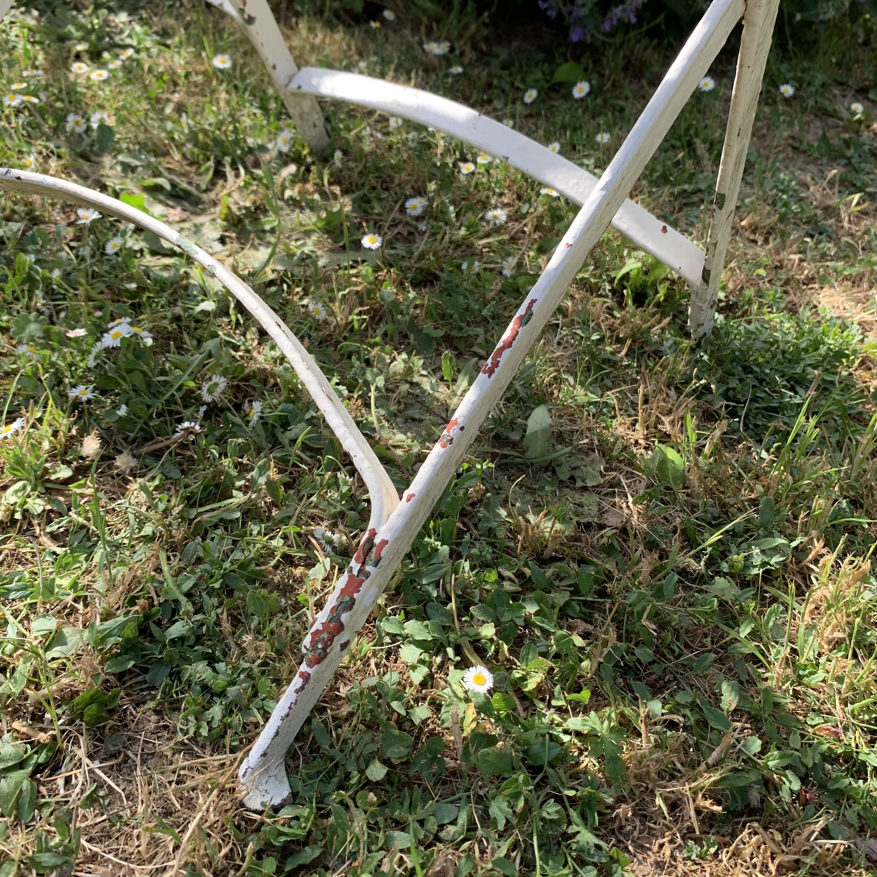Paire d'anciennes chaises de jardin