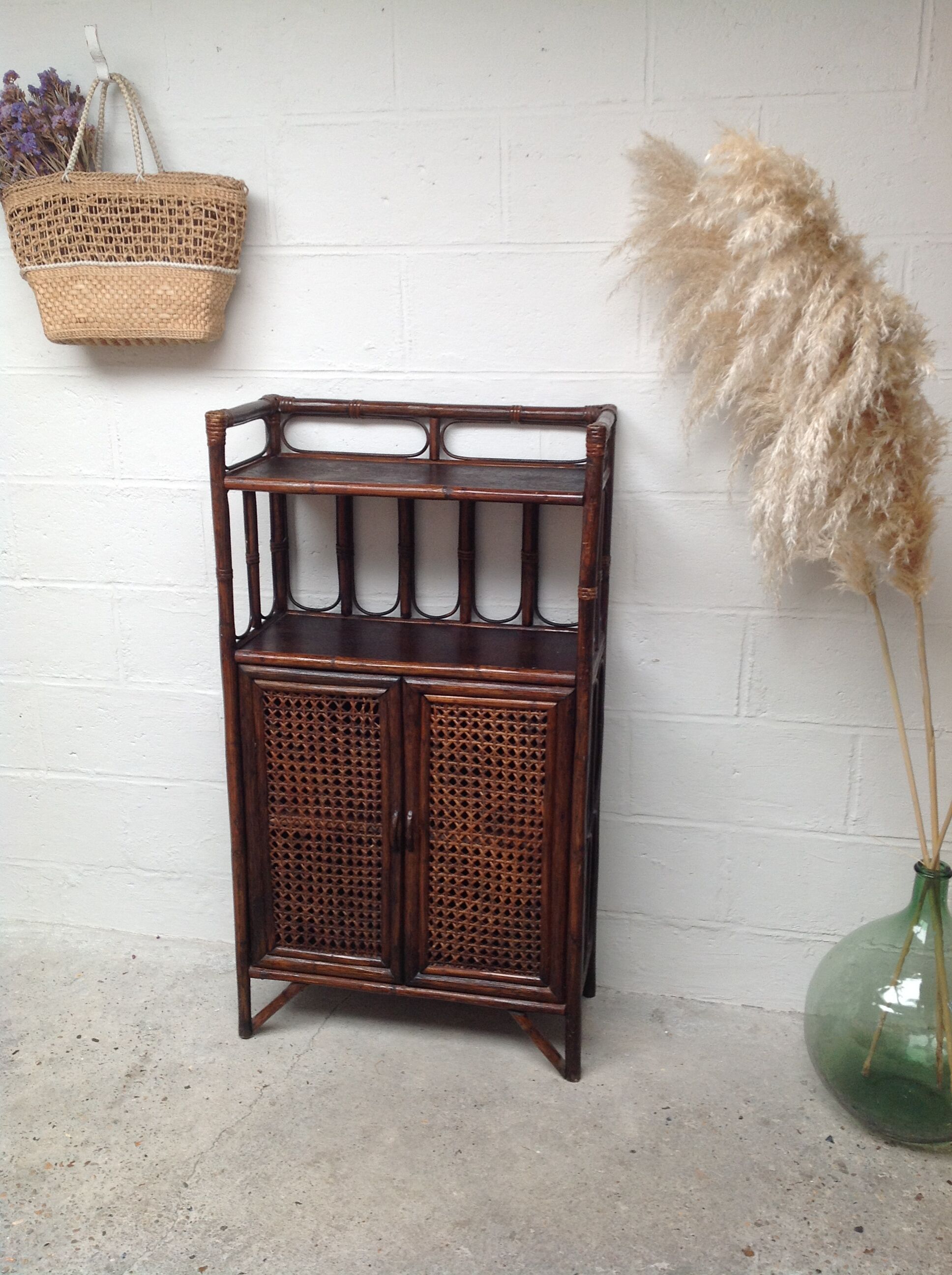 Buffet wood and rattan canning