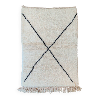 Tapis marocain blanche décoré tissé en laine taille 250cm×150cm