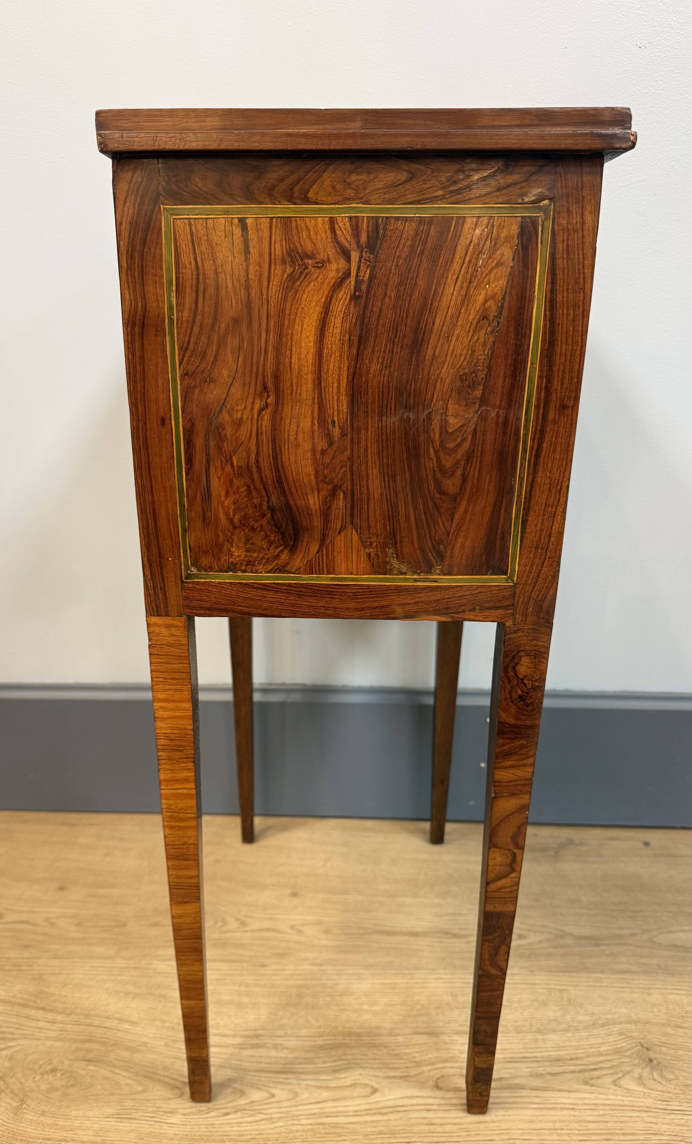 Small chiffonnier table in Louis XVI style.