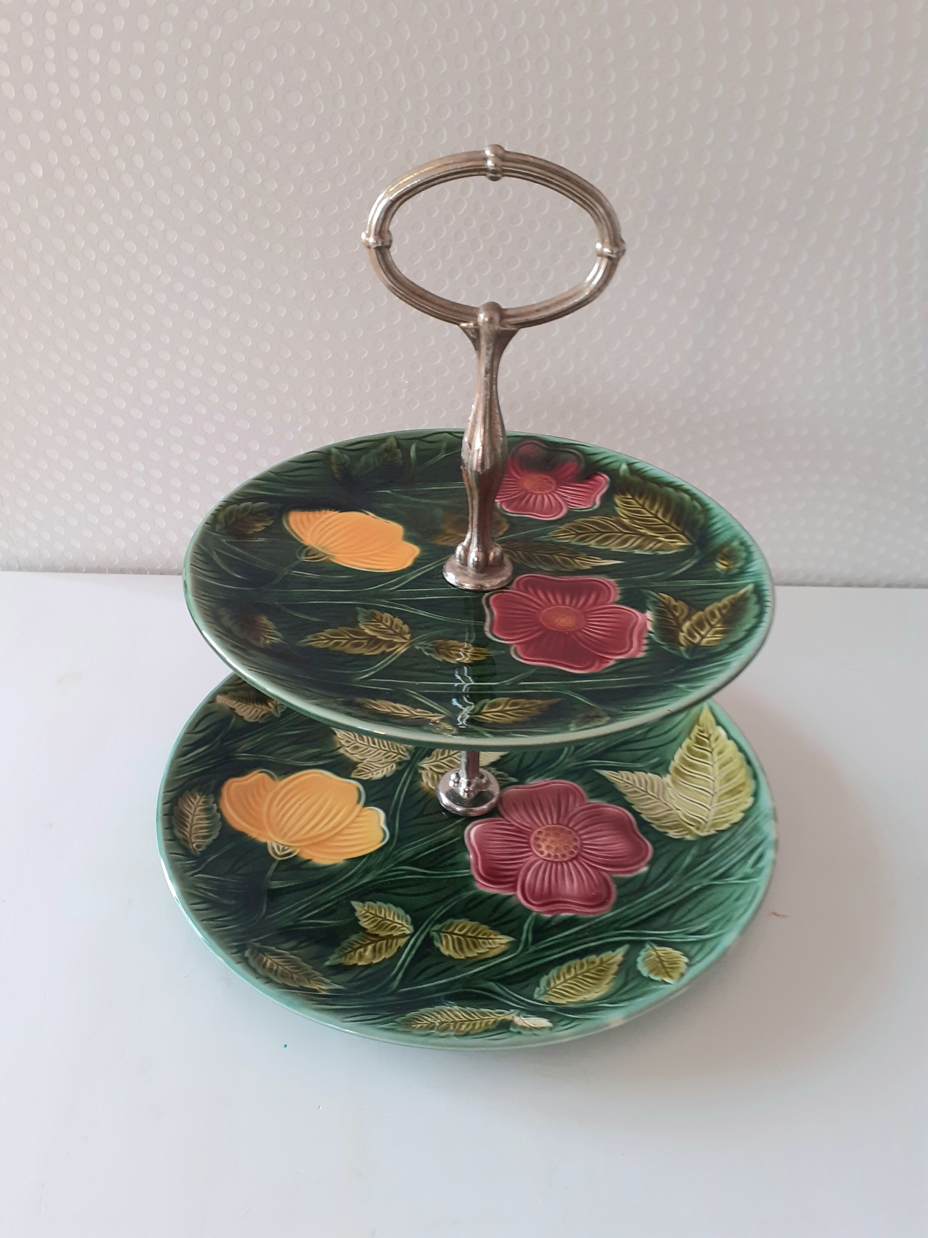 Servant display with cakes Sarreguemines