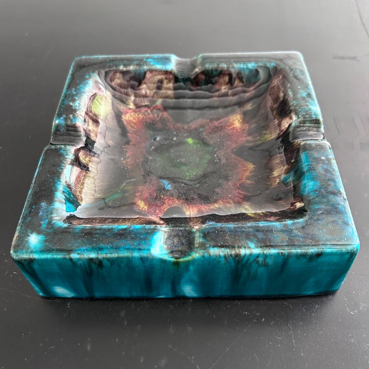 Vide poche pièce unique signée Youen