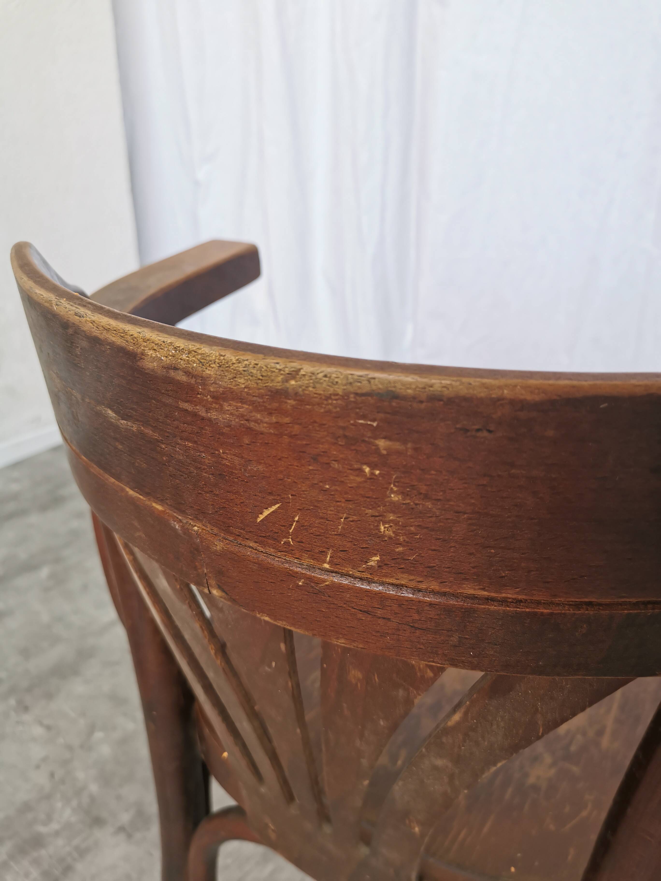 Chaise de salle à manger vintage en bois courbé : fauteuil style Thonet du milieu du siècle